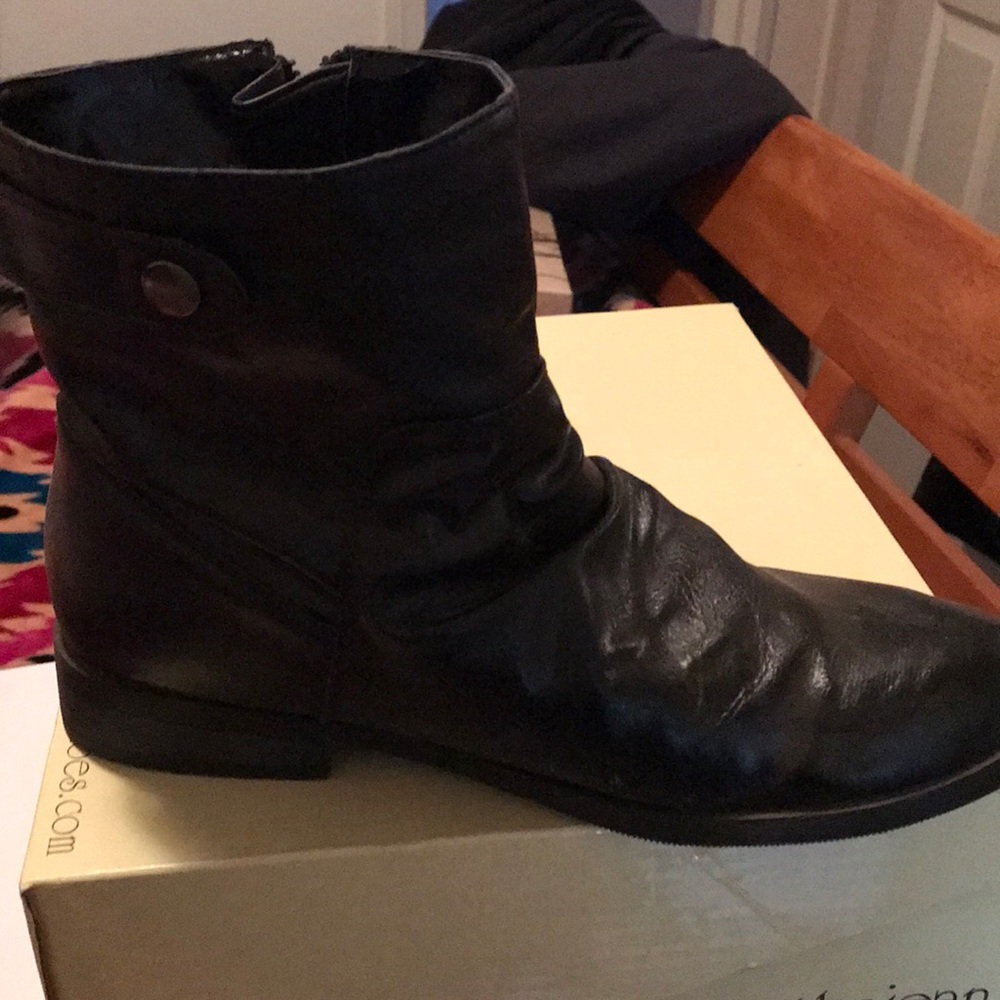 Cathy Jean Size 7 Ankle Boot